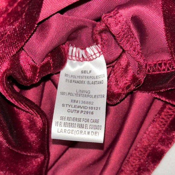 Elegant Velvet Burgundy Mini Dress - Picture 6 of 8